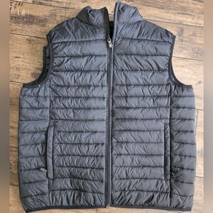 Amazon Essentials Men's Gray Puffer‎ Vest
